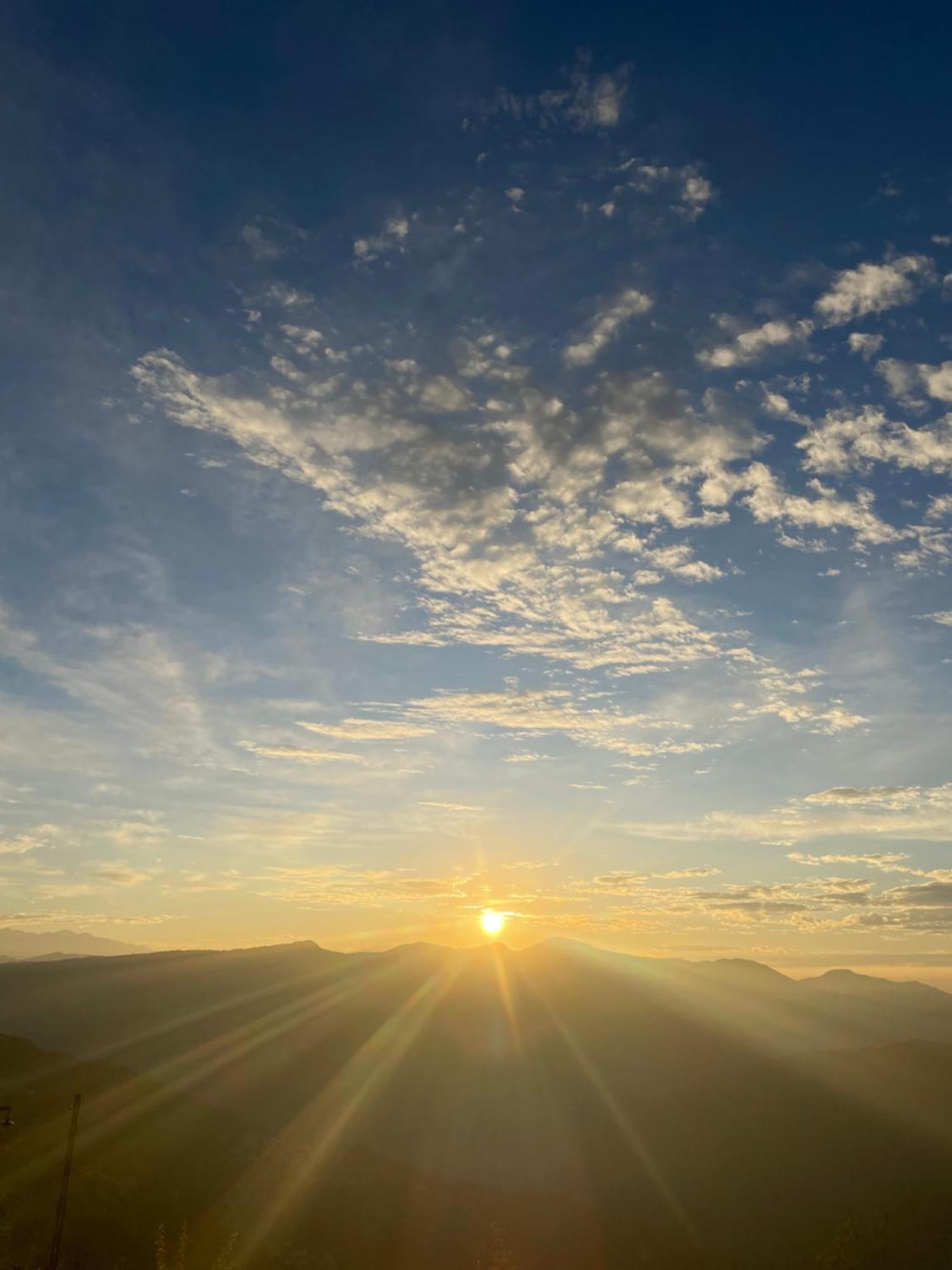 Wake In Himalayas Pansiyon Pelling Dış mekan fotoğraf