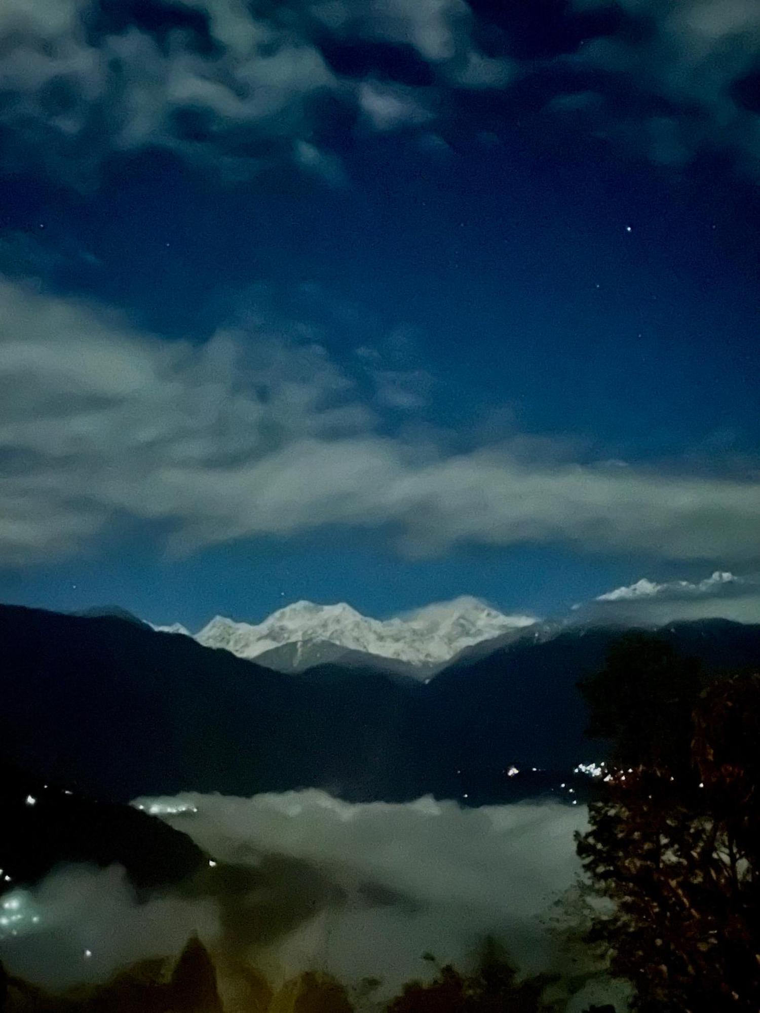 Wake In Himalayas Pansiyon Pelling Dış mekan fotoğraf