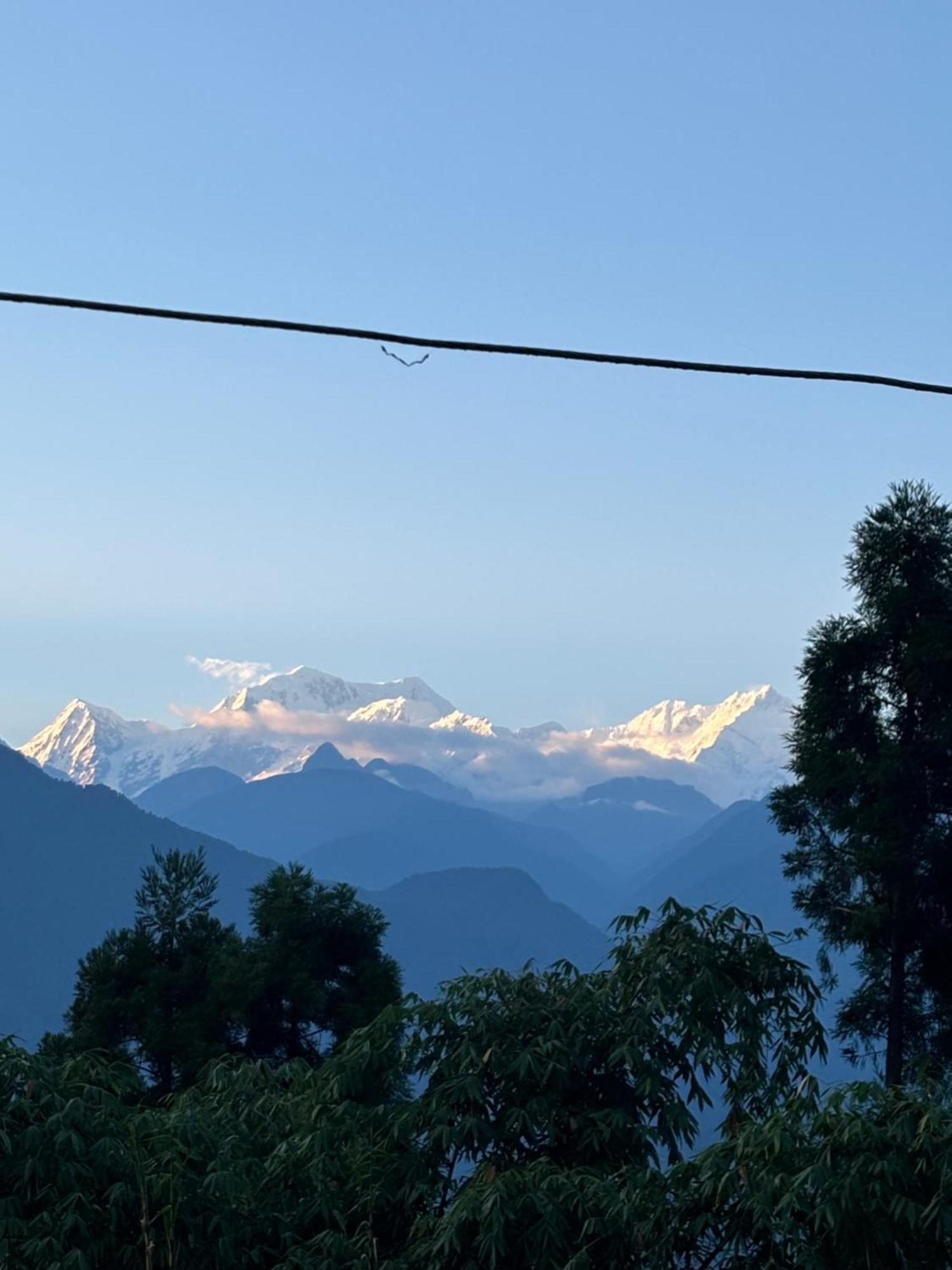 Wake In Himalayas Pansiyon Pelling Dış mekan fotoğraf